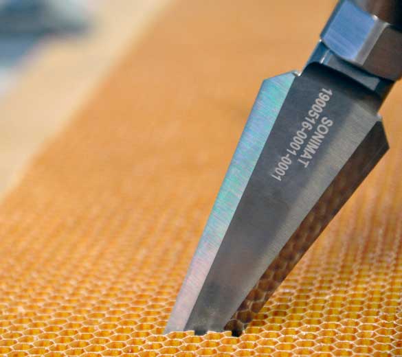 Ultrasonic blade - Honeycomb core cutting - SONIMAT